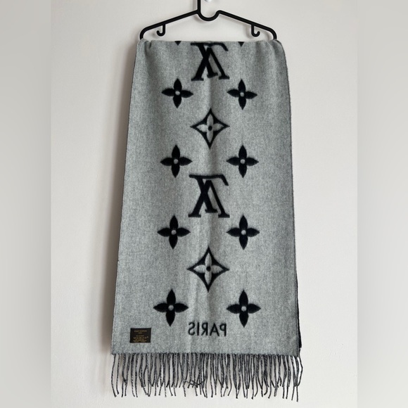 Louis Vuitton 100%Cashmere Scarf M71040 - Picture 4 of 7